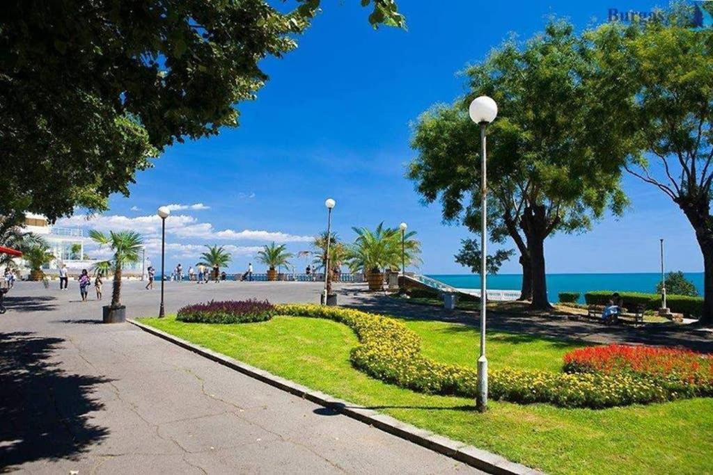 Comfy Home In The Heart Of Burgas City Eksteriør billede
